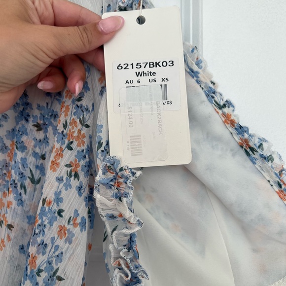 Beautiful flower dress - Picture 10 of 11